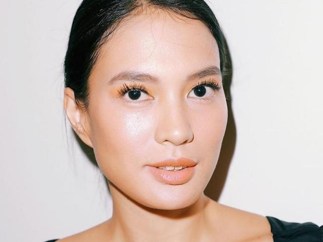 Isabelle Daza reads