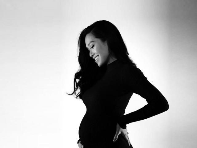 Rachelle Ann Go maternity photo