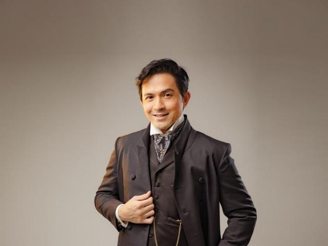 Dennis Trillo in Maria Clara at Ibarra