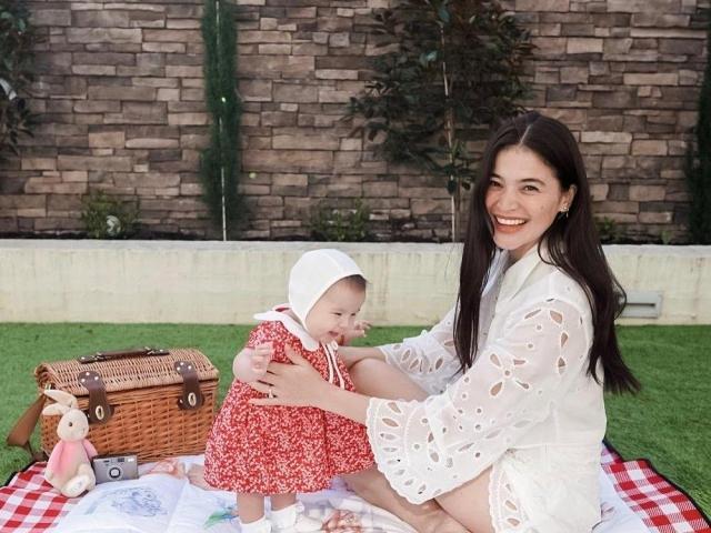 Anne Curtis with baby Dahlia Amelie