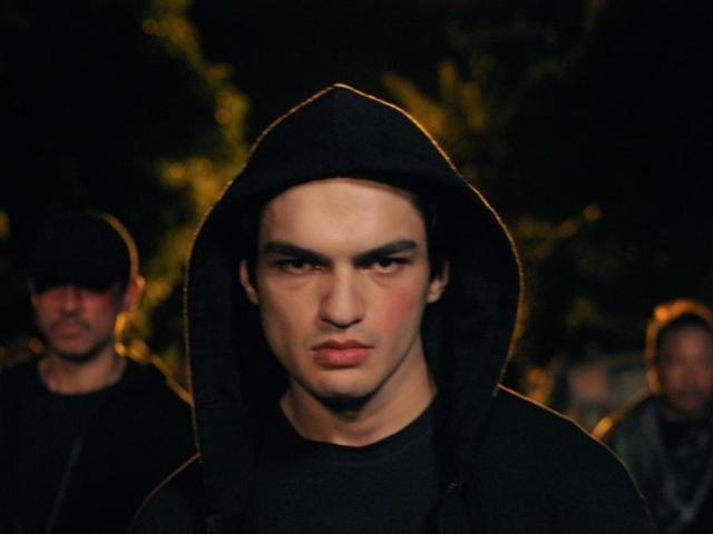 Bruce Roeland in Mga Batang Riles