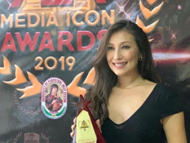 Solenn Heussaff receives Best Lifestyle Show Host award