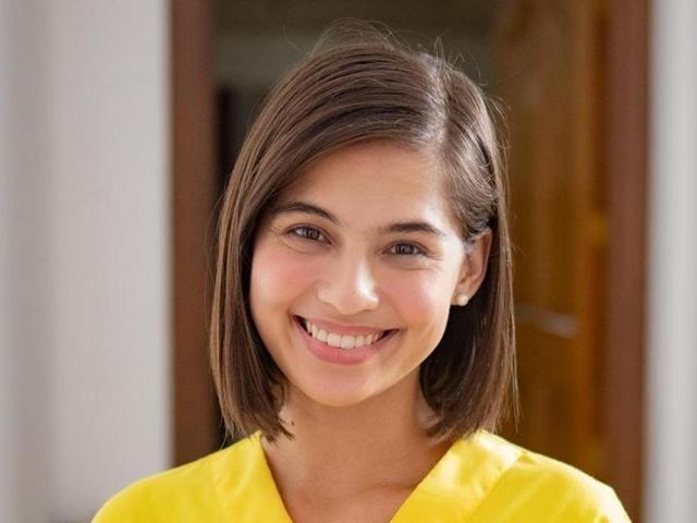 jasmine curtis smith on love on the balcony