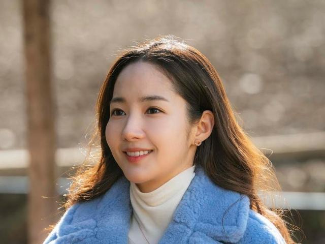 Park Min-young and Seo Kang-joon