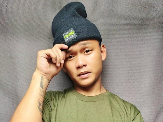 Buboy Villar holds daughter Vlanz Karollyn