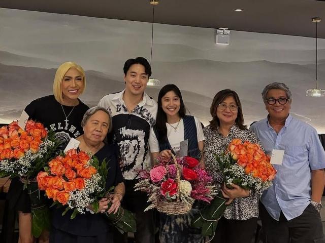 Ryan Bang, Paola Huyong, Vice Ganda, and family