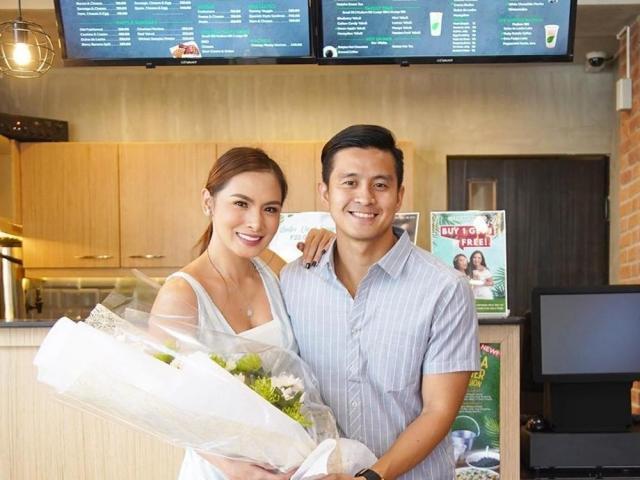 arny ross delays wedding to later this year