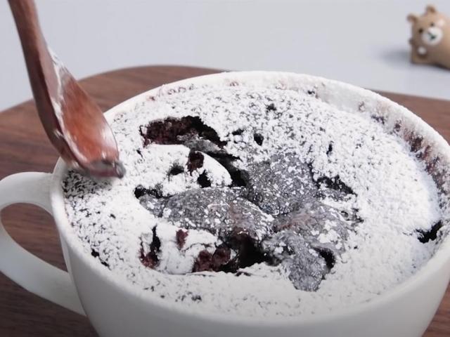 How to make lava cake in a microwave