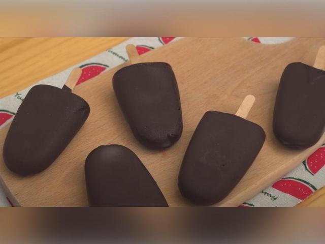 no-churn chocolate-covered ice cream bar