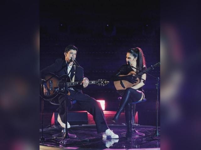 Julie Anne San Jose and Rayver Cruz