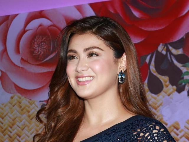 Carla Abellana shows support to Kris Bernal new makeup product