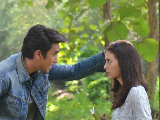 Nadech Kugimiya and Mew Nittha Jirayungyurn