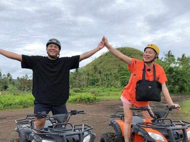 Divine Tetay, Cris Jayson Hermentera