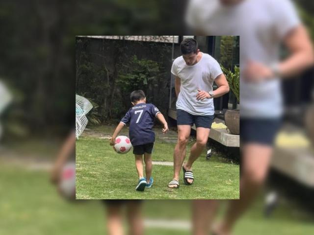 Dingdong Dantes enjoys a football match with son Sixto