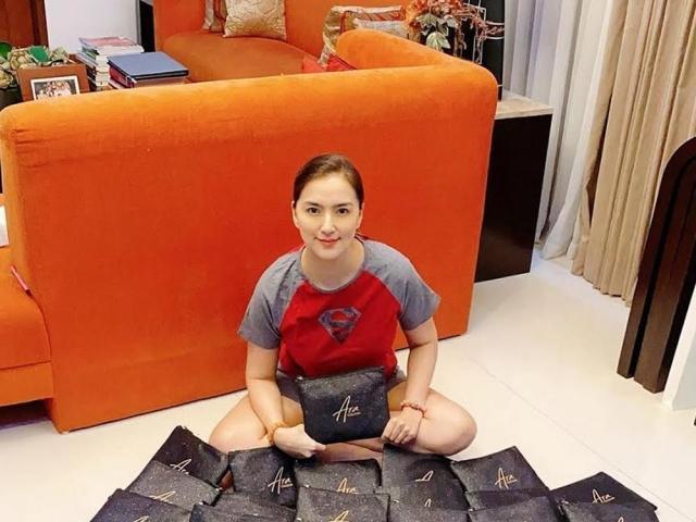 Ara Mina responds to netizen who said she should not donate makeup