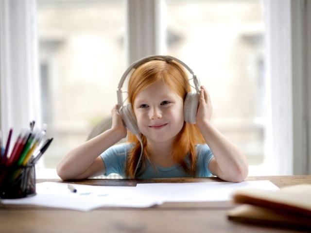 child using headphones