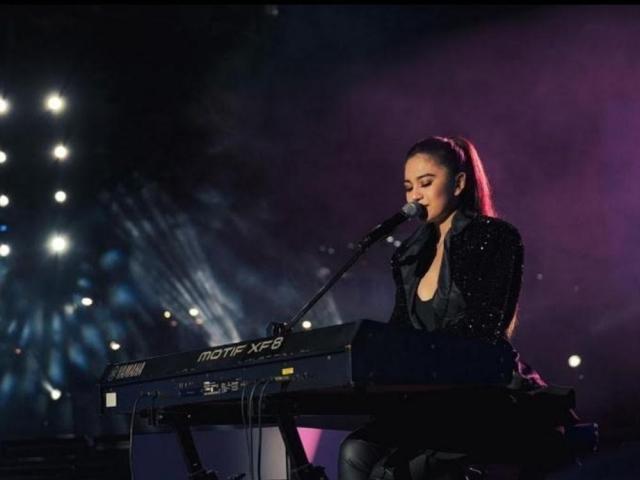 Julie Anne San Jose Limitless Live