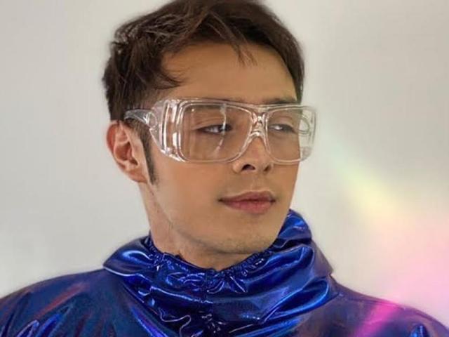 martin del rosario wearing fashionable PPEs