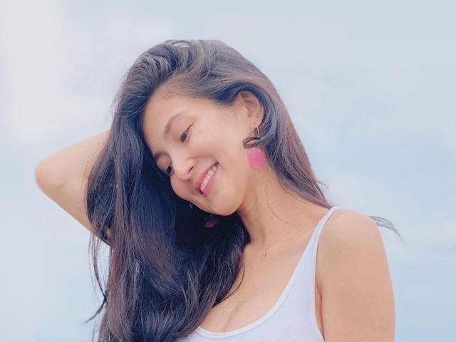 pregnant sheena halili in bikini