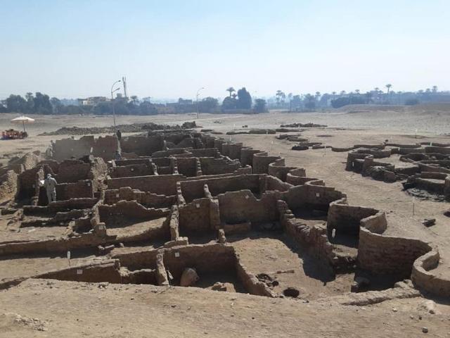 lost golden city in egypt