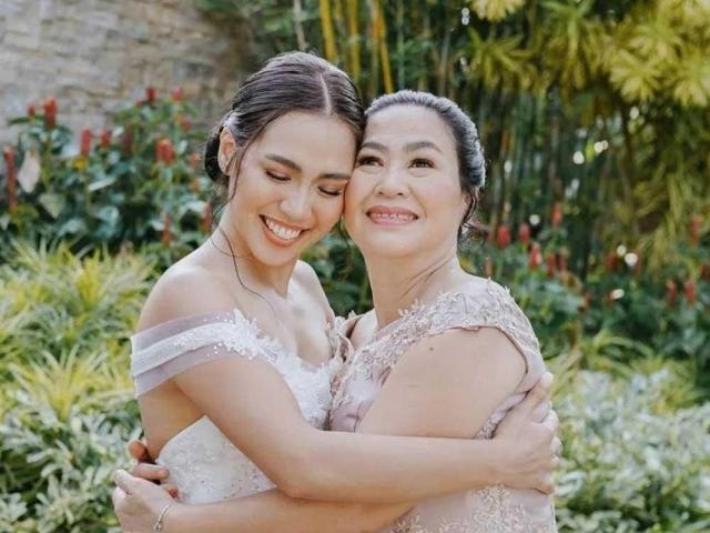 Aicelle Santos, Leonila Santos