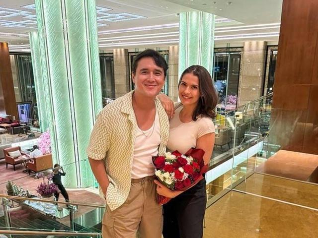 John Estrada, Priscilla Meirelles