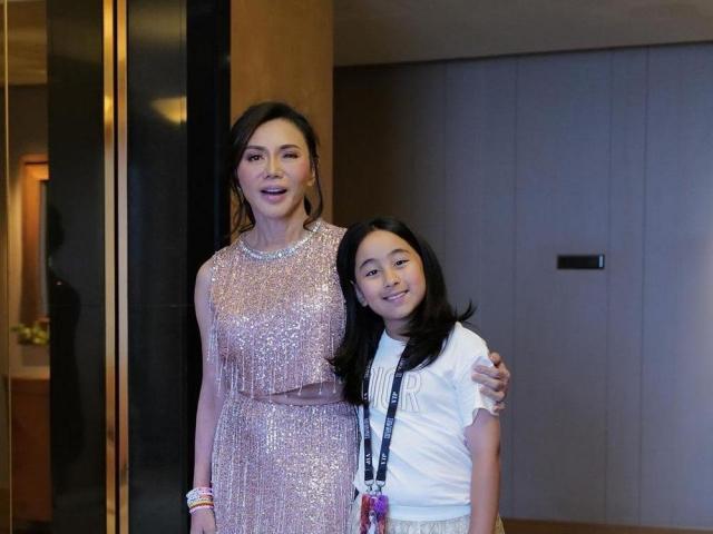 Scarlet Snow and Vicki Belo attend Eras Tour in Singapore