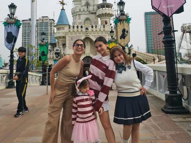 anne Curtis and family