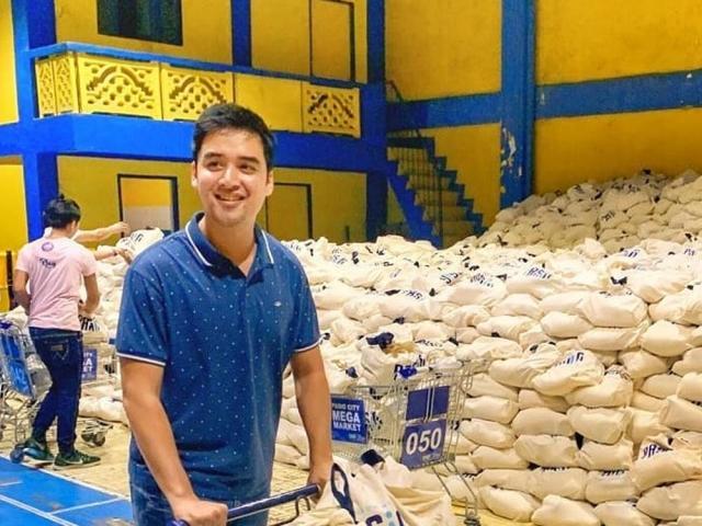 vico sotto shows playful side