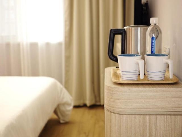 Cancellation announcement of Metro Manila hotels