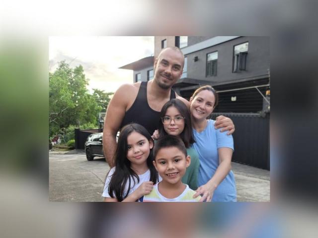 Doug Kramer, Chesca Kramer, Kendra Kramer, Scarlett Kramer, and Gavin Kramer 