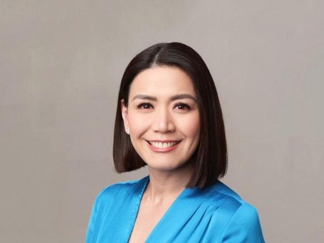 rhea santos, graduation photo