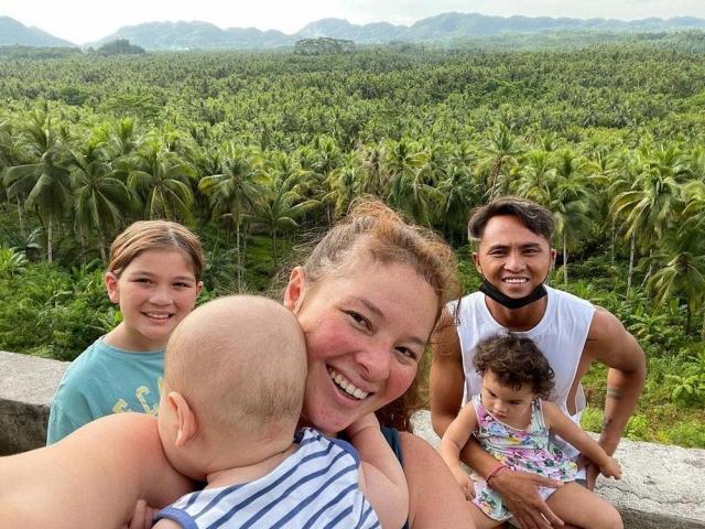 Andi Eigenmann and family