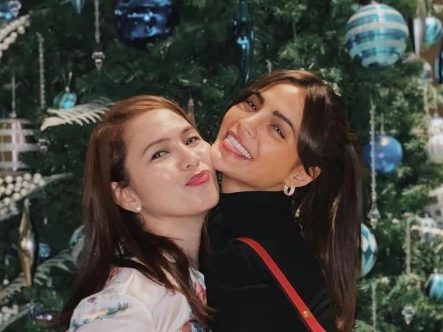 Lovi Poe and her mom