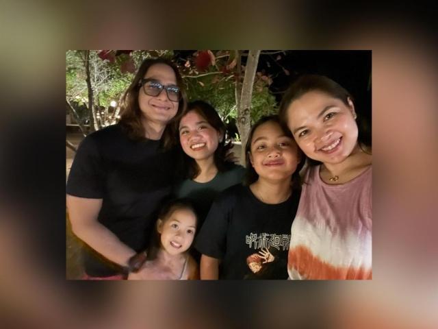 Ryan Agoncillo with wife Judy Ann Santos, and kids Yohan, Lucho, and Luna