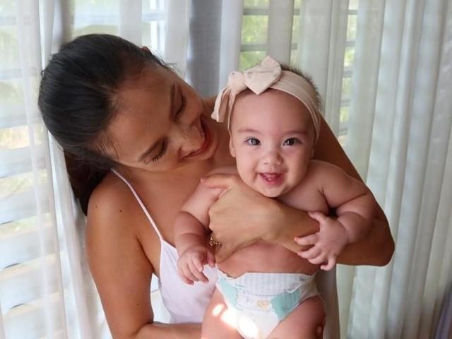 solenn heussaff on breastfeeding