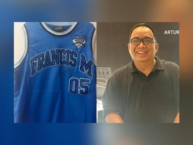 Noel Ferrer, Francis M signed shirt