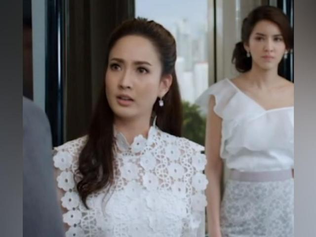 Taew Natapohn Tameeruks, James Jirayu Tangsrisuk, and Gul Amena