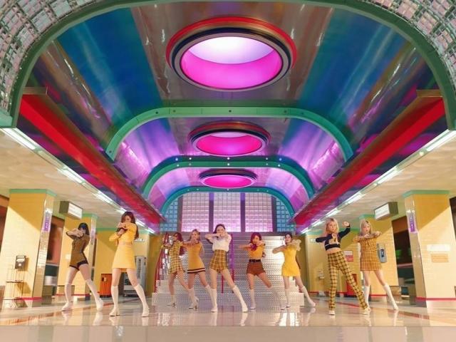 Korean girl group Twice