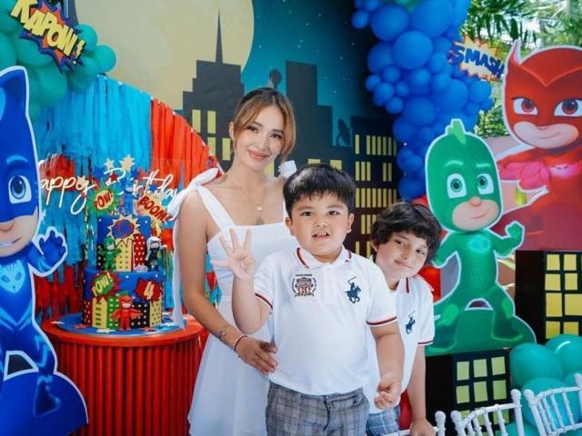 Sarah Lahbati and Kai 