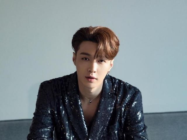 Lay Zhang