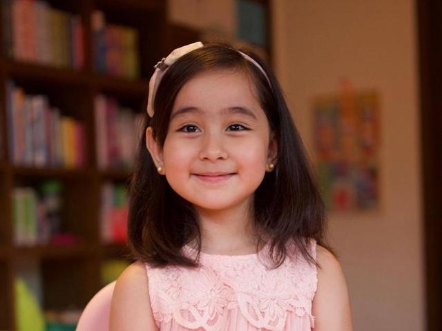 Scarlet Snow Belo
