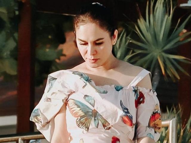 Jinkee with fresh seafood