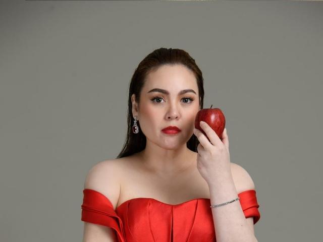 Claudine Barretto bilang Via sa Lovers Liars