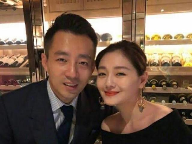 Barbie Hsu and Wang Xiao Fei divorce