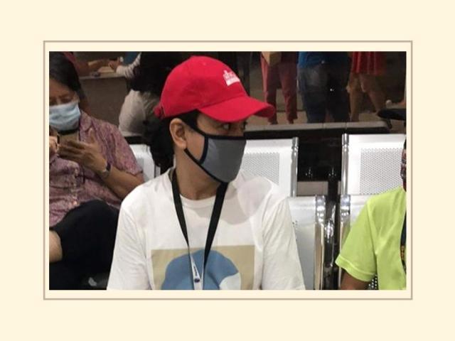 John Lloyd Cruz in Cebu City barangay hall