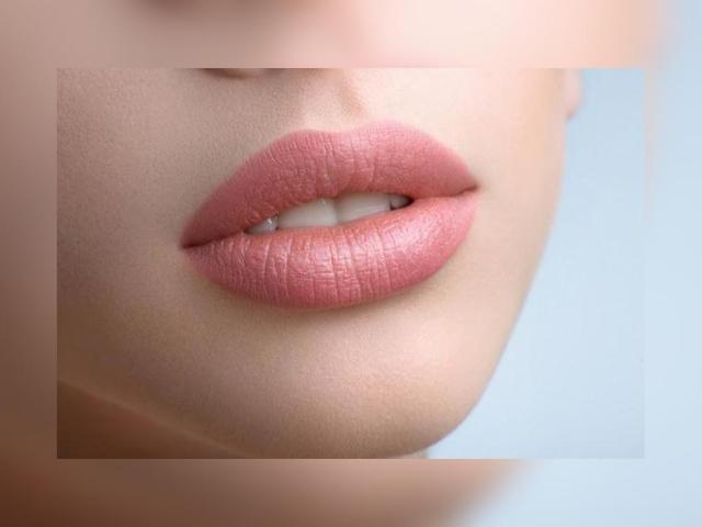 prevent darkening of the lips