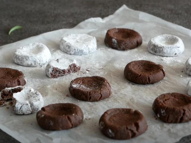 cookies in a microwave