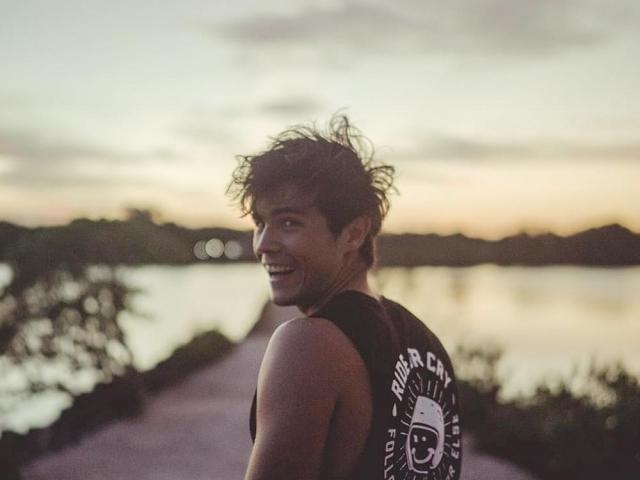 Erwan Heussaff pranks Nico Bolzico