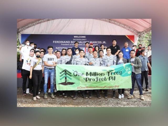 Rocco Nacino with the PH Navy